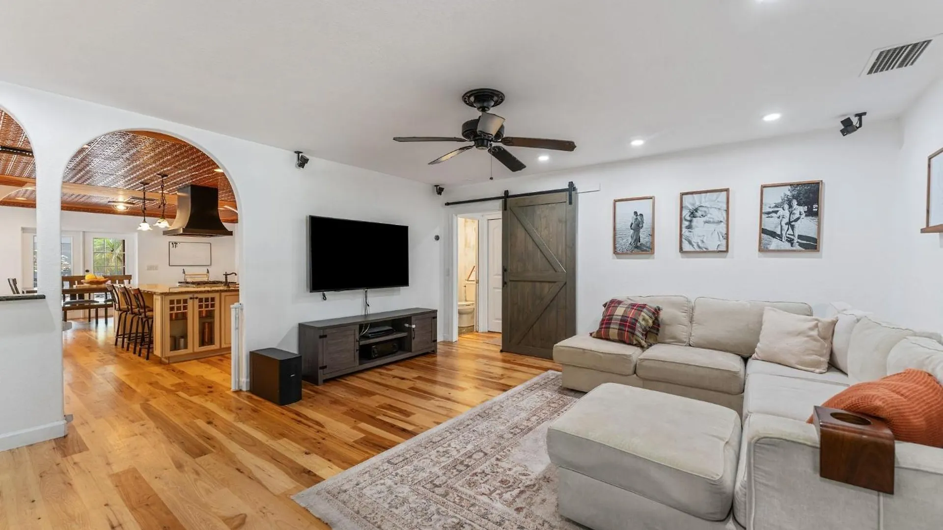 Jaky Cozy Charlotte Home 0*,  United States